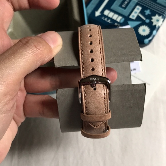 ❌SOLD❌ FOSSIL WATCH - Picture 3 of 4